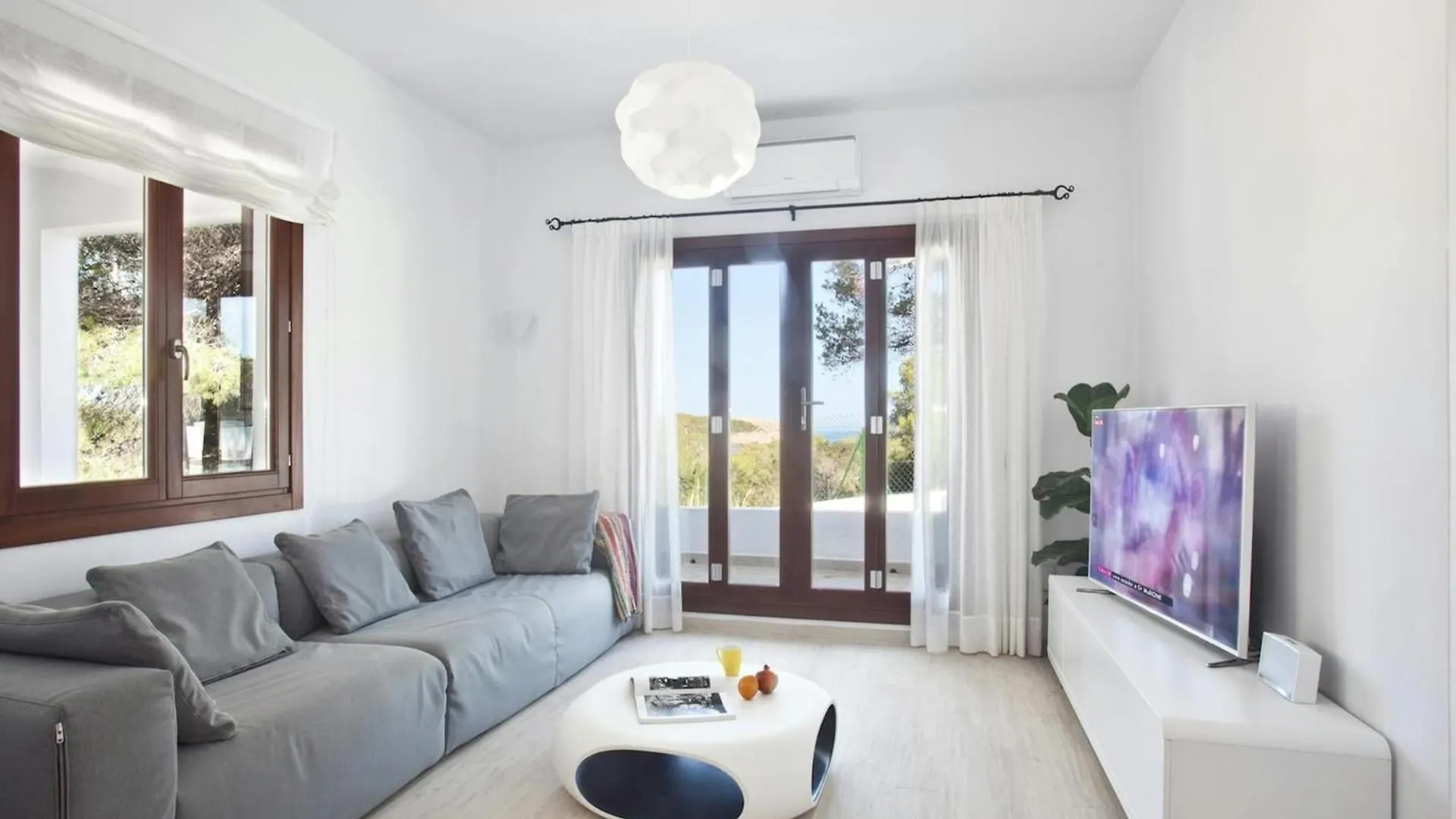 Holiday home Beachfront Villa With Saltwater Pool Sant Josep de sa Talaia