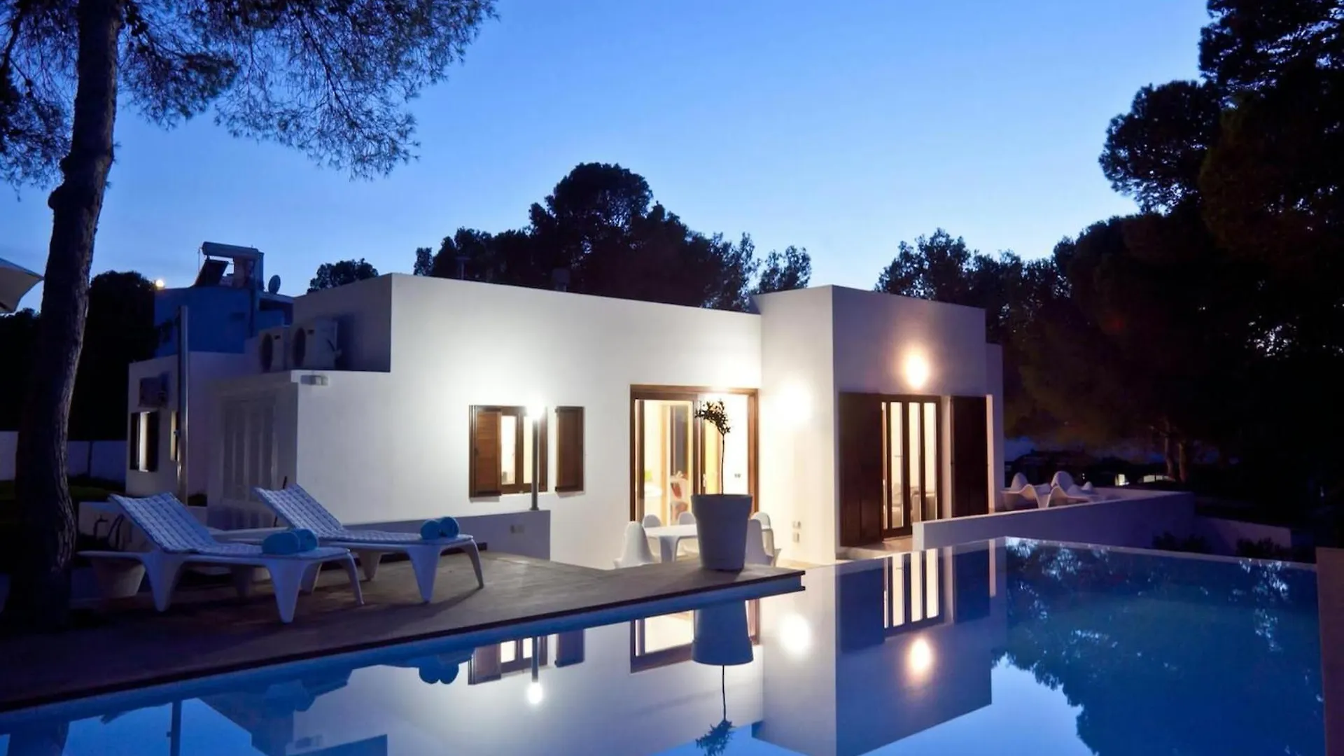 Holiday home Beachfront Villa With Saltwater Pool Sant Josep de sa Talaia