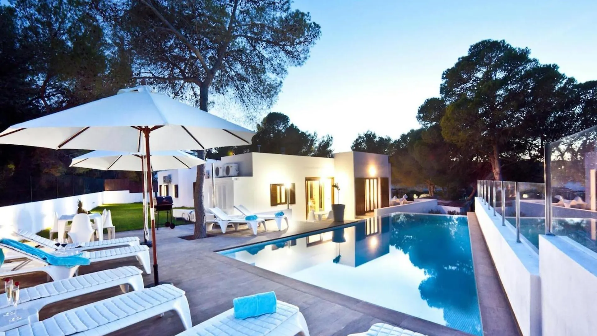 Holiday home Beachfront Villa With Saltwater Pool Sant Josep de sa Talaia